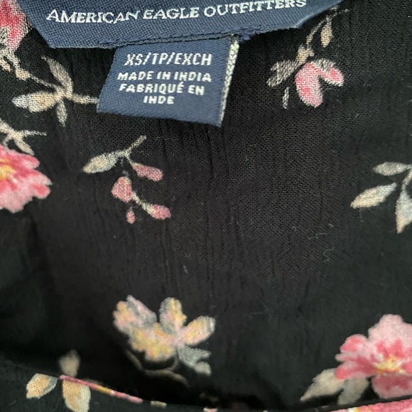American Eagle black with flower long sleeve - Picture 2 of 2